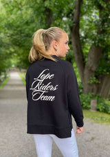 lope riders team sweatshirt i svart med sprund i sidan