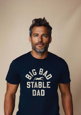 big bad stable dad t-shirt till alla stall pappor. Bästa julklappen 2025