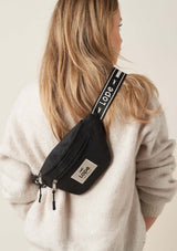 Fancy -svart cross body och hip bag med justerbart band och smart förvaring