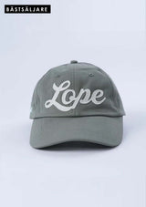 best seller-Army green keps i klassisk polo stil med vit vintage Lope logo, broderad ljusblå häst på sidopanelen.