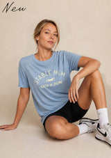 stable mum get shits done -ljusblå t-shirt i modal för alla stall mammor