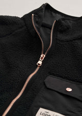 Stable Fleece svart framifrån med hög krage