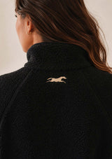 STABLE FLEECE SVART + ROSÉ med broderad häst bakifrån