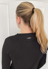 långärmad svart ridtröja i luftigt mjukt material med häst i nacken