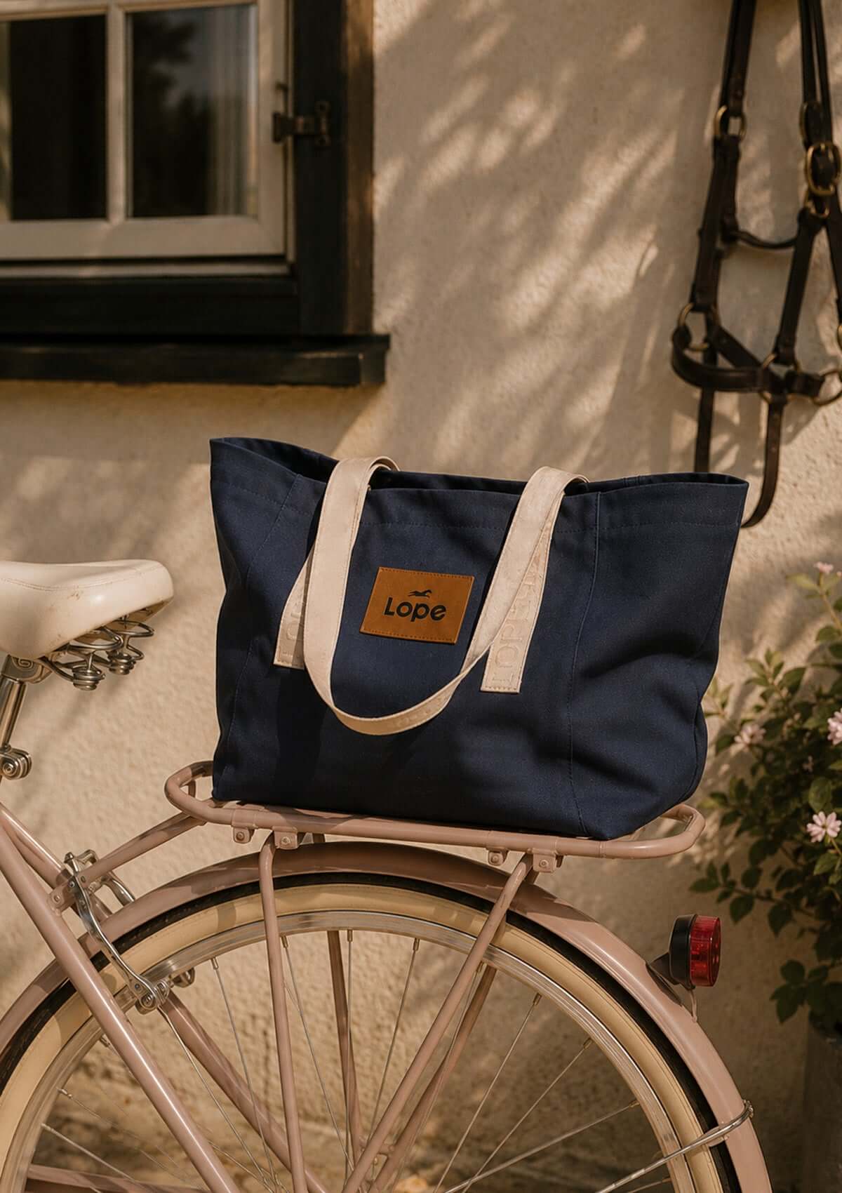 blå tote bag för stallet, stranden, jobbet eller gymmet. perfekt förvaring med stora innerfickor
