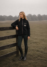 STABLE FLEECE SVART + ROSÉ