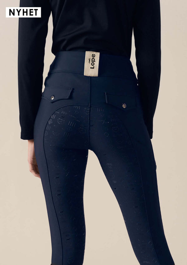 New winter breeches from Lope. Dark navy with water- and wind-resistant material. Back pockets and silicone grip.