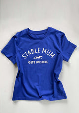 stable mum gets shit done t shirt blå