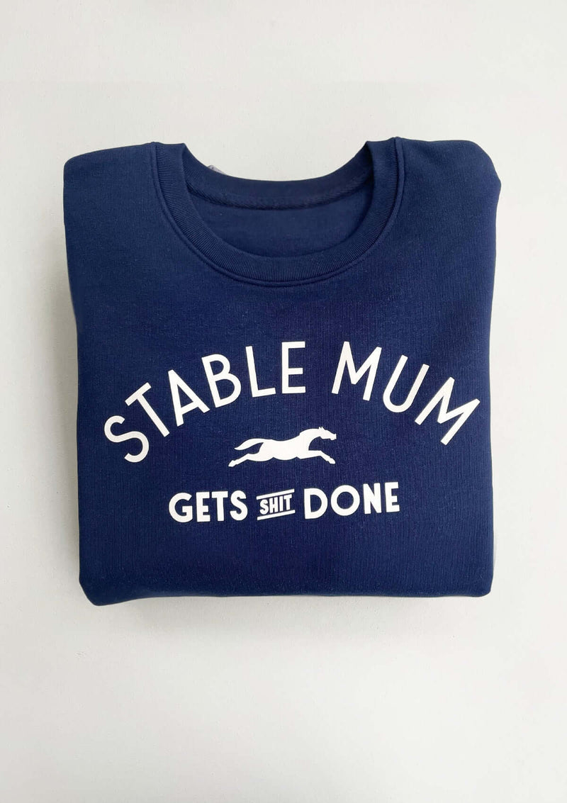 mörkblå collegetröja -stable mum gets shit done