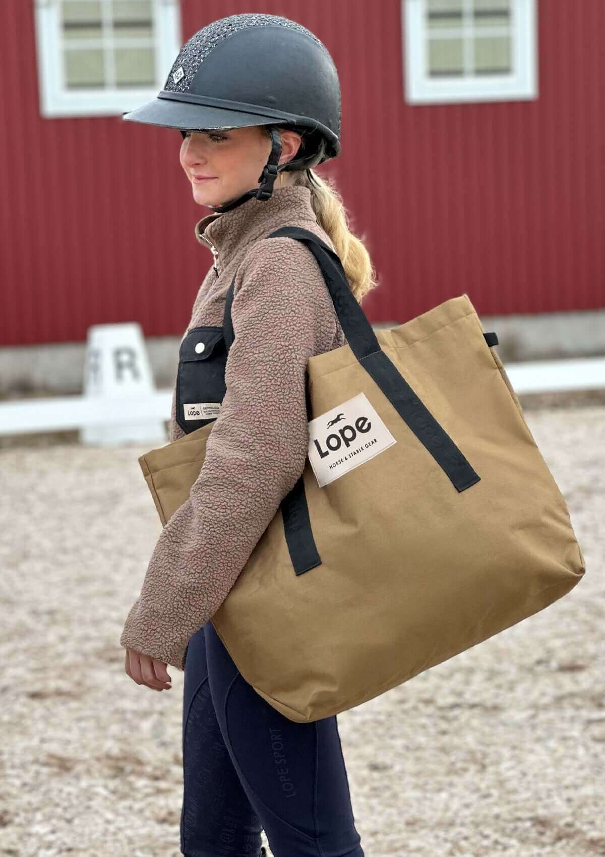 Champion Bag Redux- Noomi gold StallväskaTeamryttare noomi skobe rosen med stallväska champion redux|lope