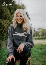Lope wool polo knit tröja i 100 ull - Gråmelerad på modell