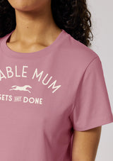 stable mum ets shit done T-shirt i rosa|lope